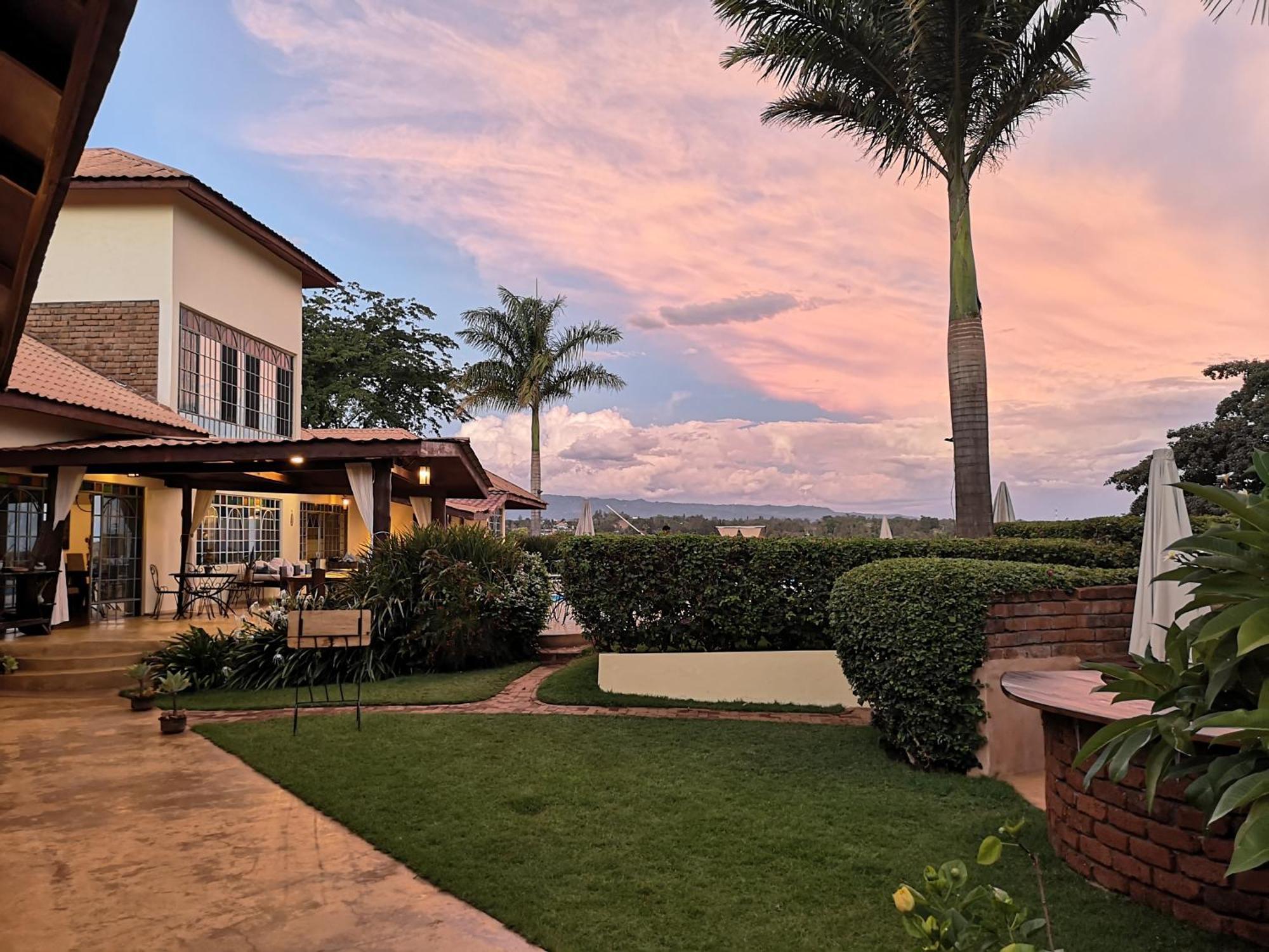 Pink Flamingo Boutique Hotel Moshi Ngoại thất bức ảnh