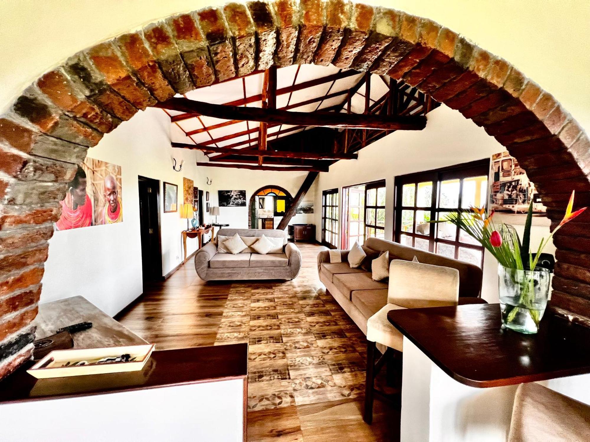 Pink Flamingo Boutique Hotel Moshi Ngoại thất bức ảnh